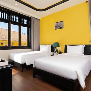 Suite Gia Đình Deluxe